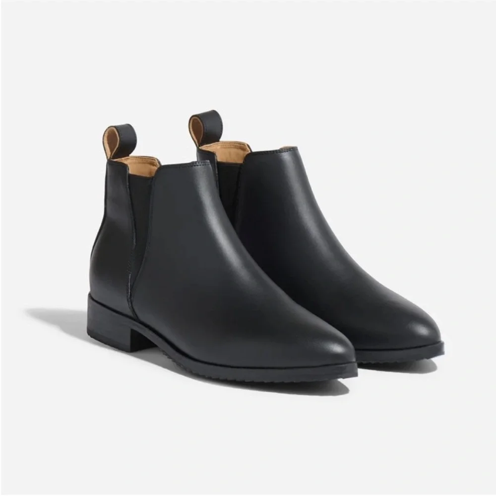 Nisolo Women’s Everyday Chelsea Boot in Black